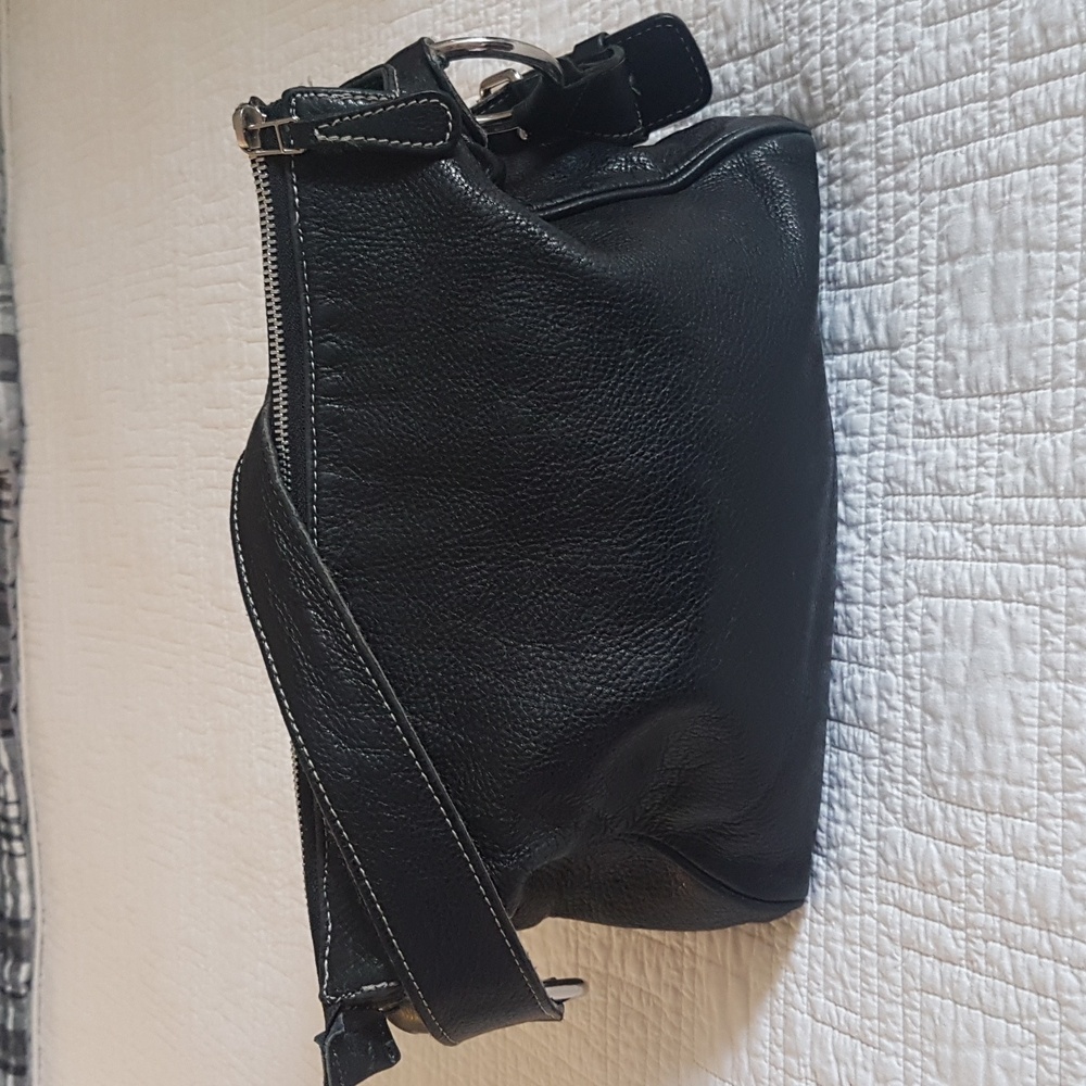 Roots Black Leather Shoulder Bag - Picture 3 of 14